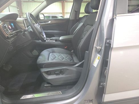 Used 2025 Volkswagen Atlas SE AWD/4WD image 5