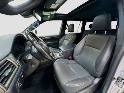 Used 2020 Lexus GX 460 Premium w/ Premium Package AWD/4WD image 5