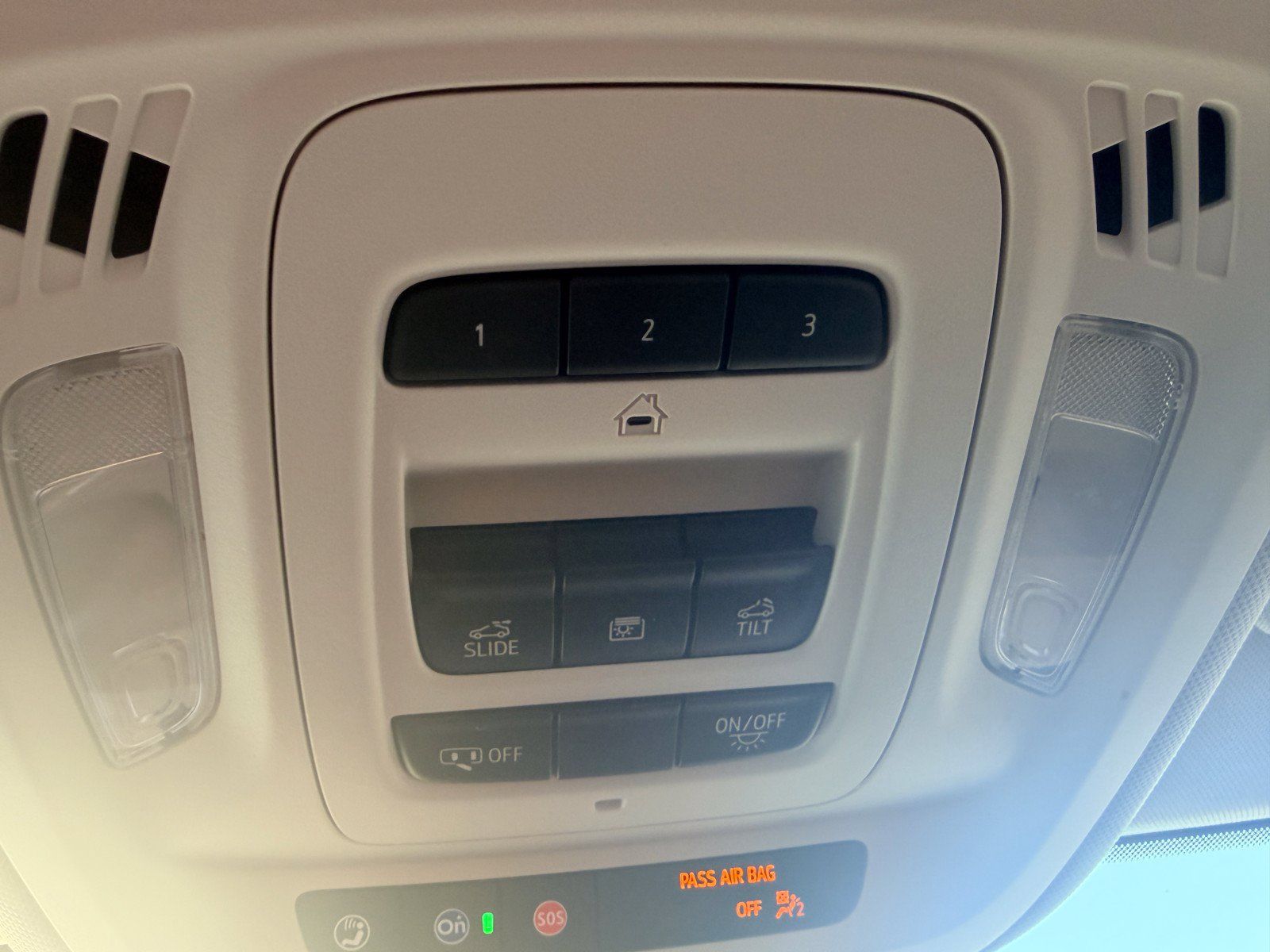 Used 2025 Buick Envision Avenir AWD/4WD image 14