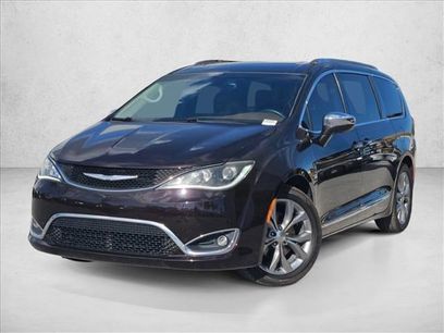 Used 2017 Chrysler Pacifica Limited w/ Tire & Wheel Group