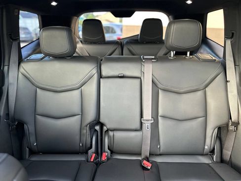 Used 2024 Cadillac XT6 Luxury w/ LPO, Floor Liner Package AWD/4WD image 27