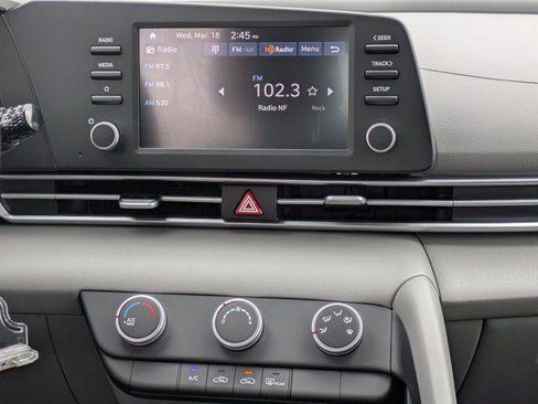 New 2026 Hyundai Elantra SE image 12