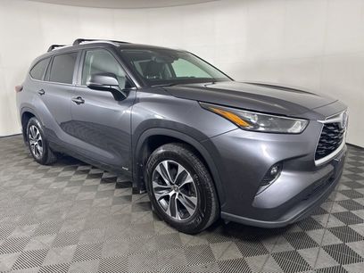 Used 2024 Toyota Highlander XLE
