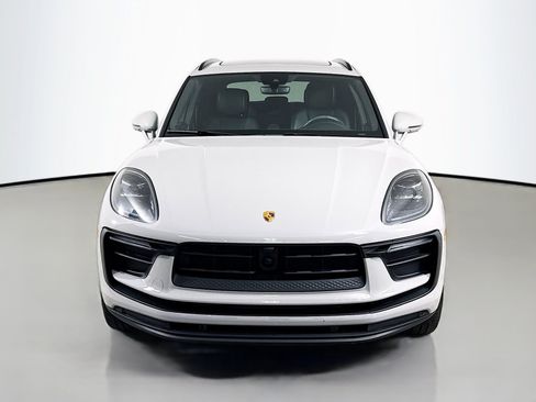 Certified 2024 Porsche Macan AWD/4WD image 6