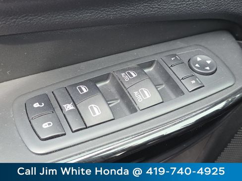 Used 2020 Jeep Cherokee Latitude Plus AWD/4WD image 26