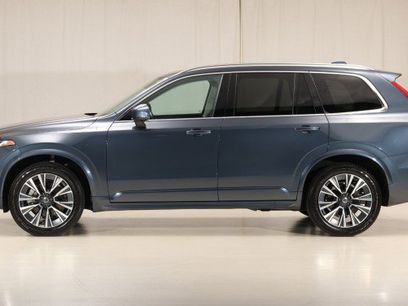 Used 2022 Volvo XC90 T5 Momentum w/ Advanced Package