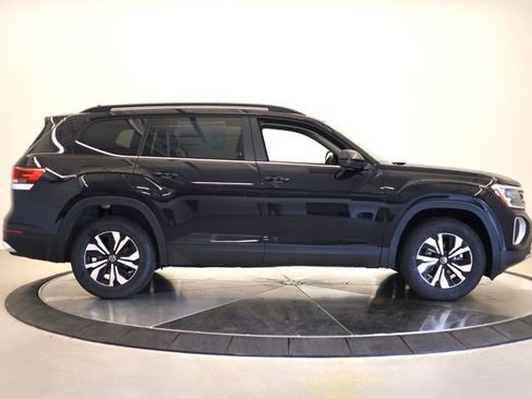 New 2026 Volkswagen Atlas SE AWD/4WD image 2