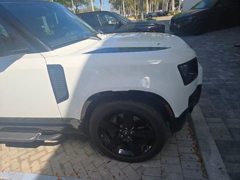 Used 2024 Land Rover Defender 110 X-Dynamic SE image 19