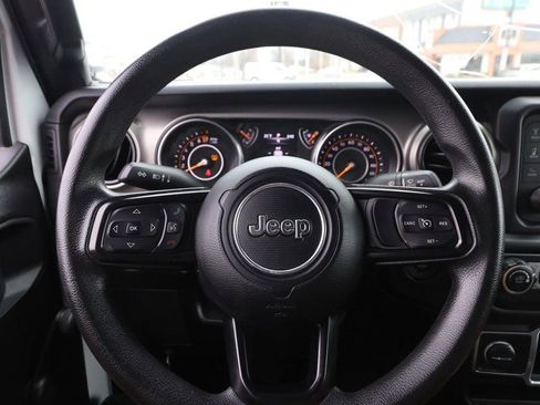 Used 2018 Jeep Wrangler Unlimited Sport image 11