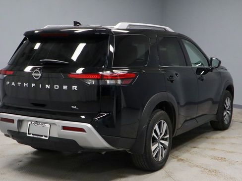 Used 2024 Nissan Pathfinder SL image 12