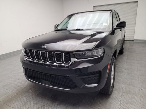 Used 2024 Jeep Grand Cherokee Laredo RWD image 15