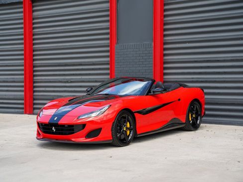 Used 2019 Ferrari Portofino image 1