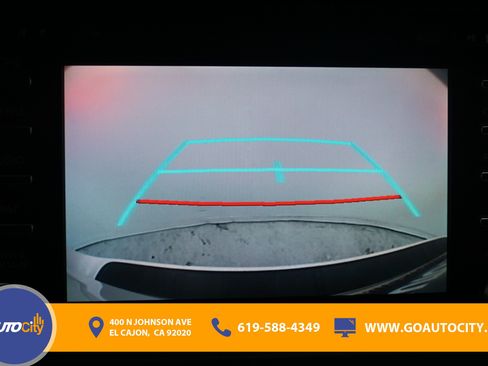 Used 2018 Toyota Sienna XLE w/ XLE Navigation Package FWD image 11