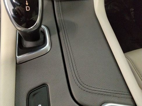 Used 2018 Cadillac XT5 Luxury w/ Driver Awareness Package image 19