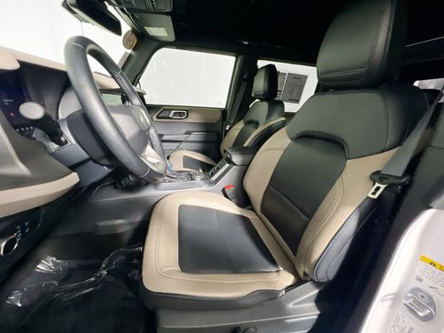 Used 2024 Ford Bronco Wildtrak AWD/4WD image 14