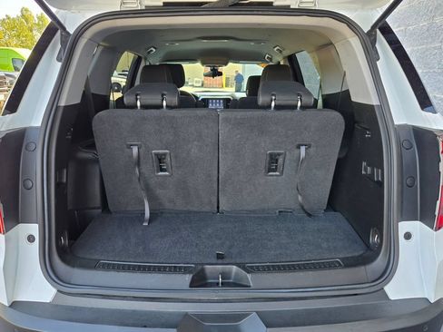 Used 2023 GMC Acadia SLE FWD image 37