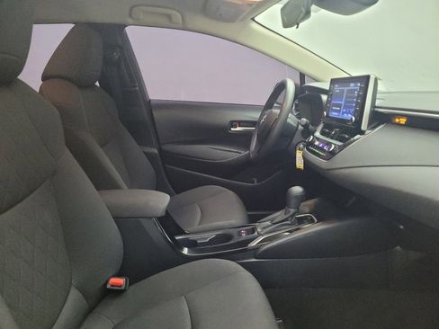 Used 2021 Toyota Corolla LE image 21