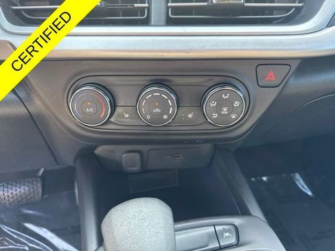 Used 2024 Chevrolet Trax RS w/ Sunroof Package FWD image 12