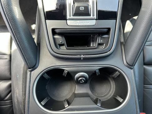 Certified 2023 Porsche Cayenne Platinum Edition AWD/4WD image 30