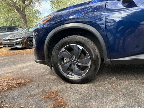 Used 2025 Nissan Rogue SV FWD image 29