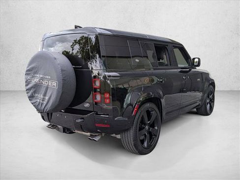 Used 2023 Land Rover Defender 110 V8 AWD/4WD image 5