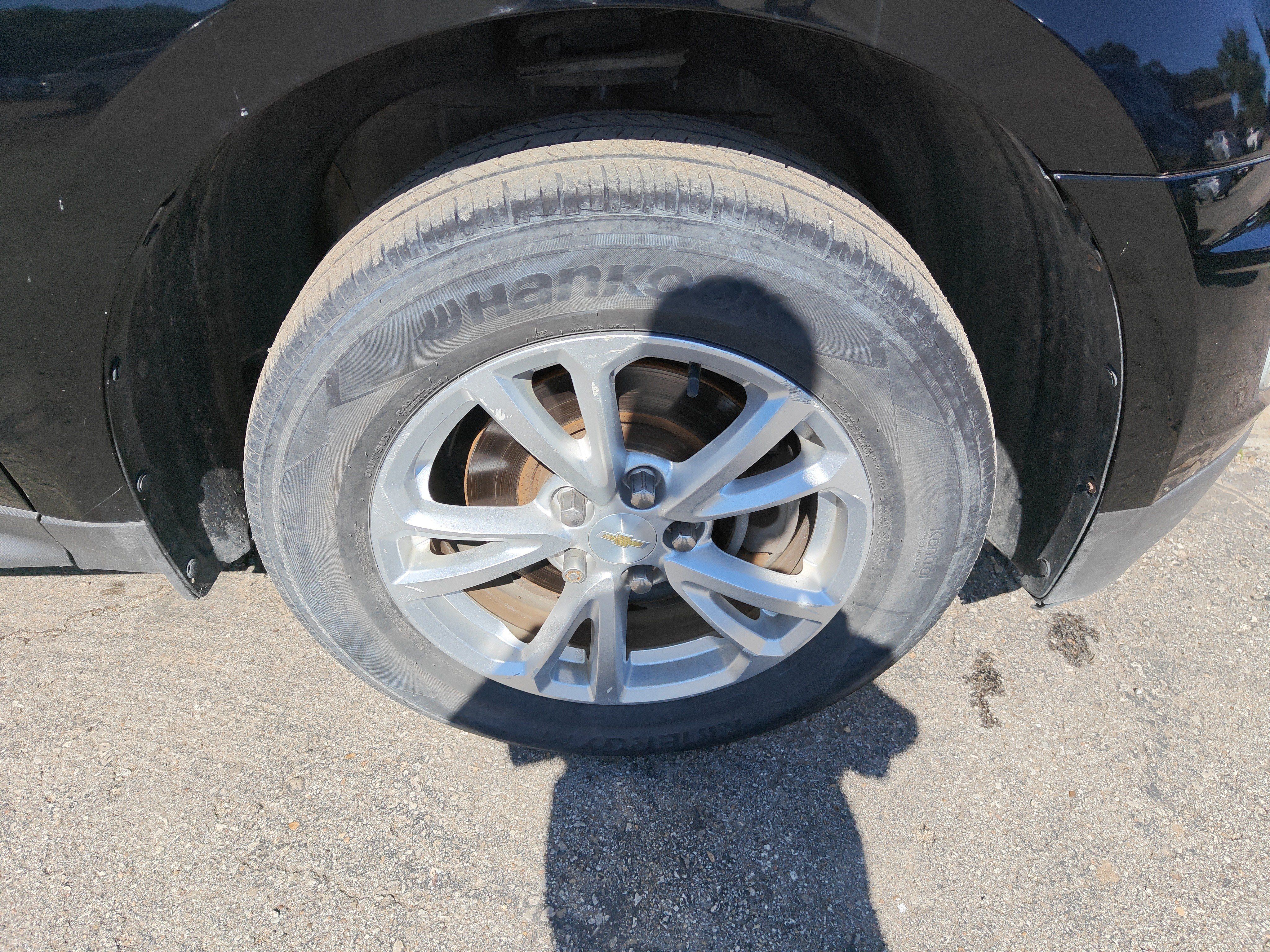 Used 2017 Chevrolet Equinox LT w/ Convenience Package FWD image 3
