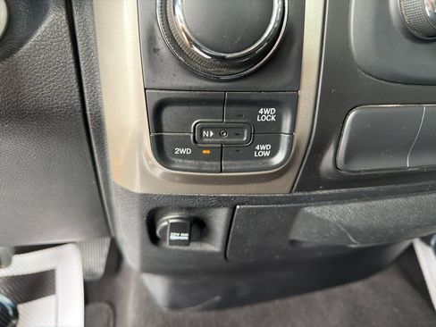 Used 2018 RAM 1500 Classic SLT image 14