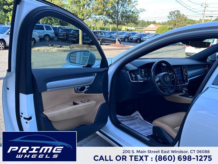 Used 2017 Volvo S90 T6 Momentum w/ Vision Package AWD/4WD image 9