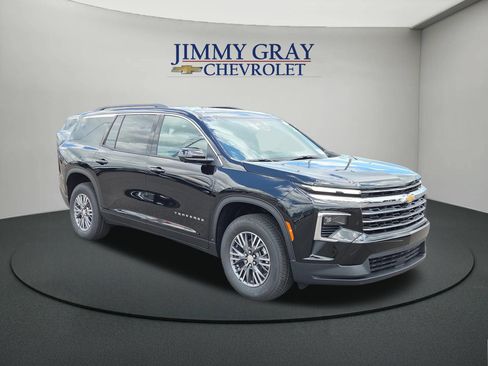 New 2026 Chevrolet Traverse LT w/ Driver Confidence Package FWD image 7