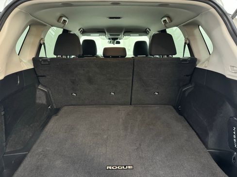 Used 2024 Nissan Rogue S image 28