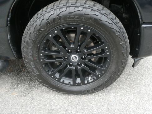 Used 2019 Nissan Titan SV w/ SV Convenience Package image 29