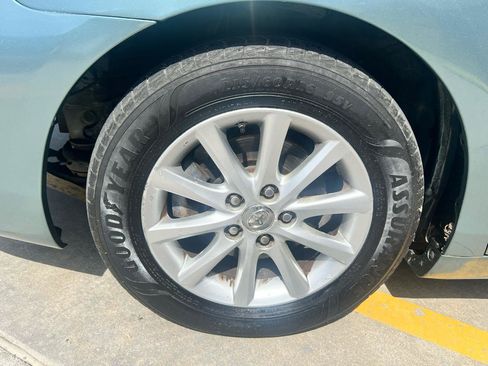 Used 2011 Toyota Camry XLE w/ XLE Extra-Value Pkg #2 FWD image 40