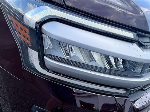 Used 2023 Ford Expedition XLT AWD/4WD image 31