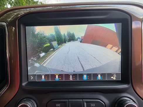 Used 2019 Chevrolet Silverado 1500 High Country w/ Technology Package image 31