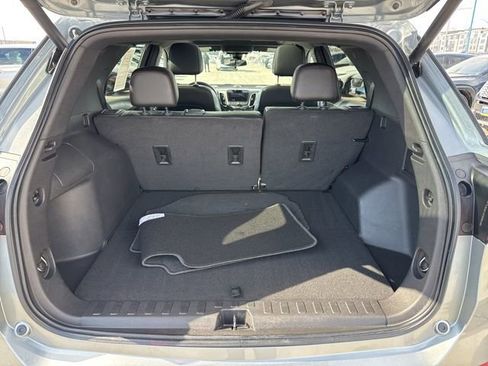 Used 2023 Chevrolet Equinox RS image 12