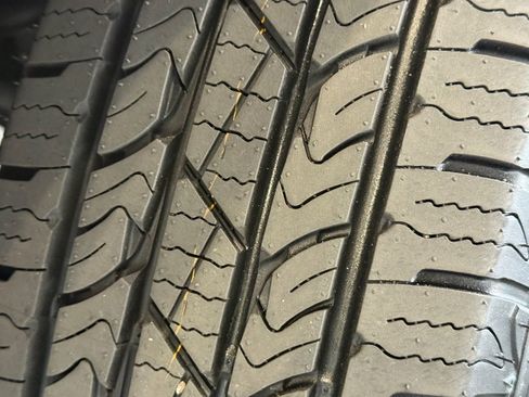 Certified 2021 Toyota Tacoma SR5 w/ Technology Package image 17