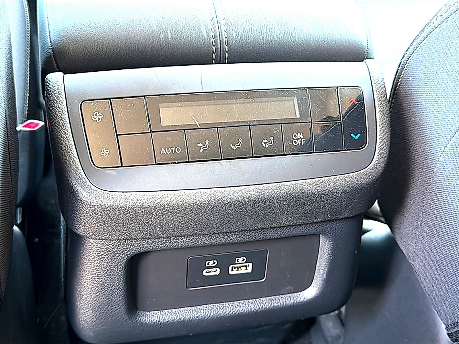 Used 2024 Nissan Pathfinder SV FWD image 21