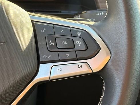 Used 2024 Volkswagen Atlas SEL AWD/4WD image 25