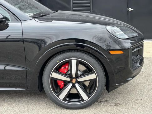 New 2026 Porsche Cayenne GTS AWD/4WD image 14