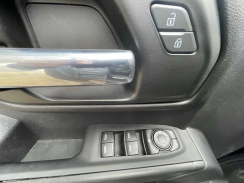 Certified 2022 Chevrolet Silverado 1500 Custom image 22