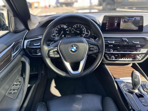 Used 2018 BMW 530i w/ Premium Package image 23