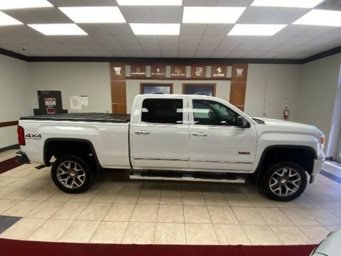 Used 2014 GMC Sierra 1500 SLT w/ All-Terrain Package AWD/4WD image 6
