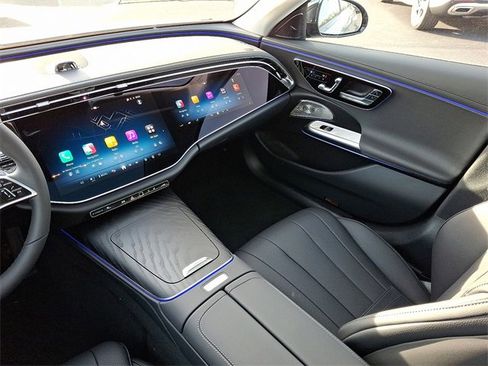 New 2026 Mercedes-Benz E 350 4MATIC Sedan image 11