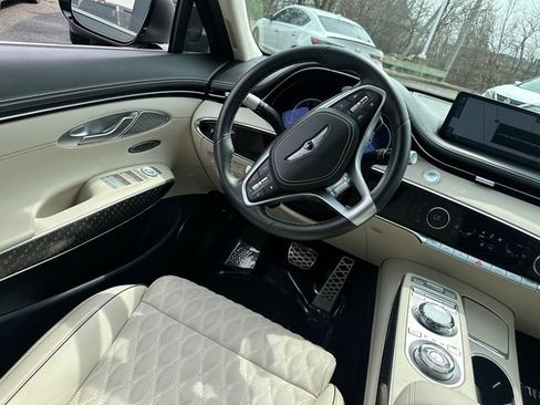 Used 2025 Genesis GV70 3.5T Sport w/ Sport Prestige Package AWD/4WD image 21
