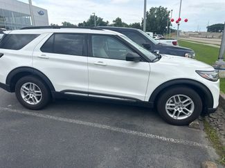 Used 2025 Ford Explorer Active w/ Active Comfort Package RWD video 2