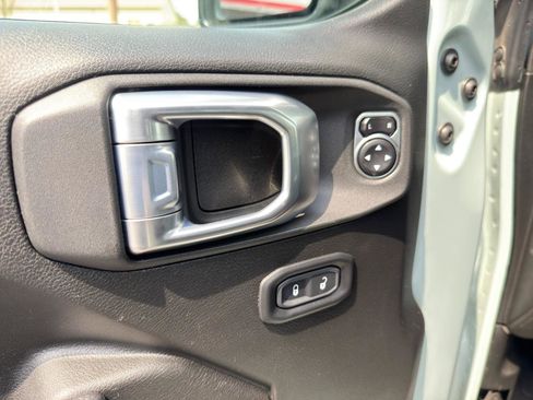 Used 2023 Jeep Wrangler Unlimited w/ Sun & Screen Package AWD/4WD image 40