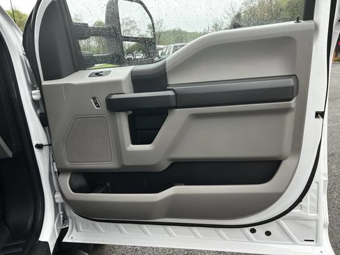 Used 2020 Ford F550 2WD Regular Cab Super Duty image 42