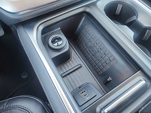 Used 2025 Ford Expedition Max Platinum AWD/4WD image 23