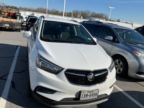 Used 2019 Buick Encore Preferred image 2