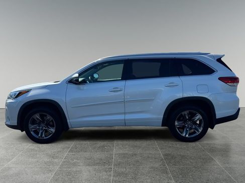Used 2019 Toyota Highlander Limited Platinum AWD/4WD image 3